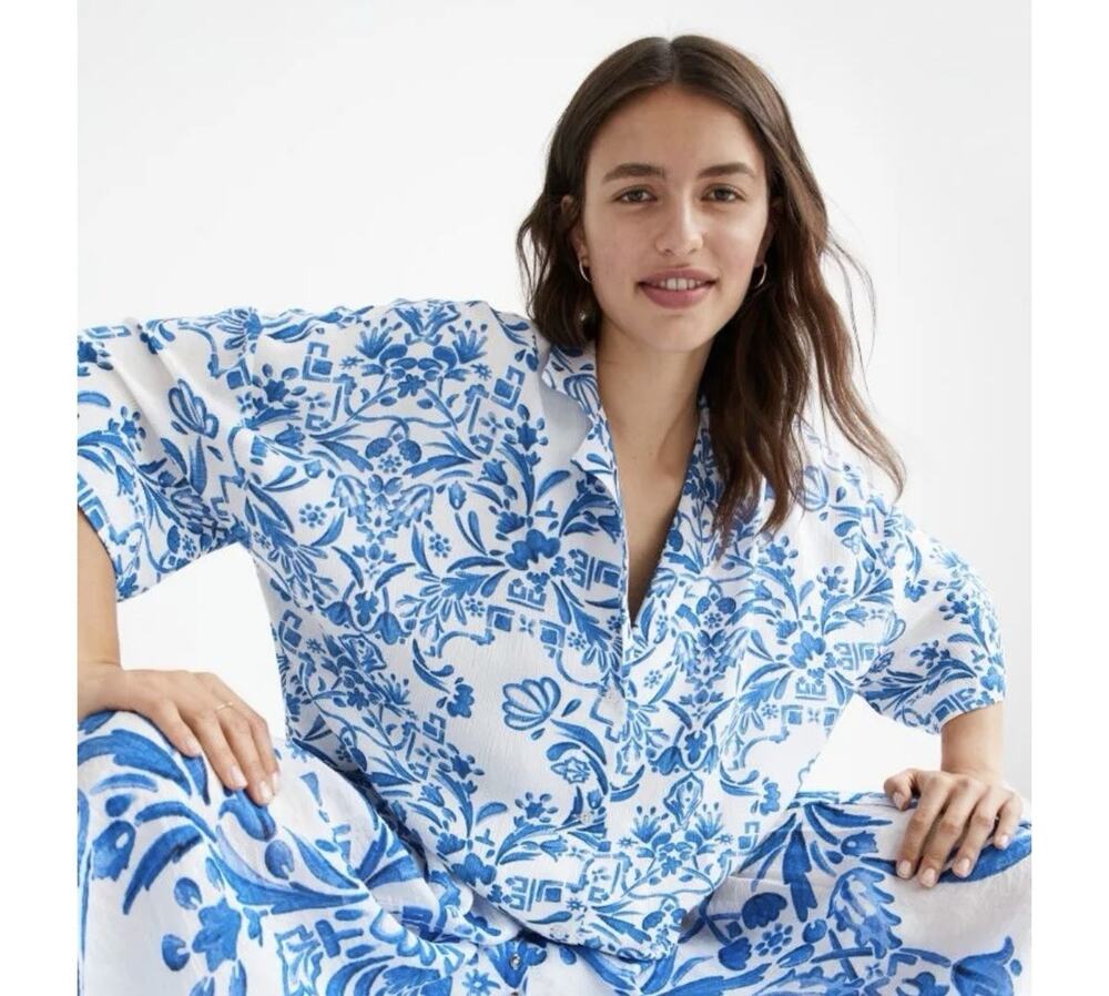 H&M Oversized Resort Shirt Womens Small Blue White Porcelain Print Button Front
